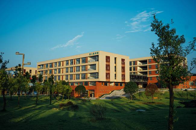 四川城市技师学院多大,四川城市学院占地面积多少亩